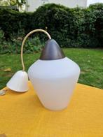 Vintage hanglamp (je) egaal wit glas, bakeliet jaren 50 60, Gebruikt, Vintage, Ophalen of Verzenden, Minder dan 50 cm