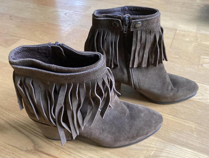 Hoge enkellaarsjes bruin suède met franjes VIA VAI maat 39, Kleding | Dames, Schoenen, Zo goed als nieuw, Lage of Enkellaarzen