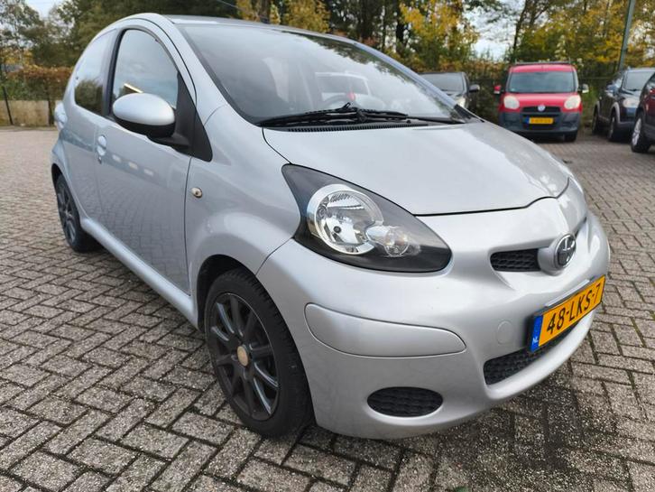 Toyota AYGO 1.0 12v VVT-i Comfort, APK 05-06-2026 (bj 2010), Auto's, Toyota, Bedrijf, Te koop, Aygo, ABS, Airbags, Centrale vergrendeling