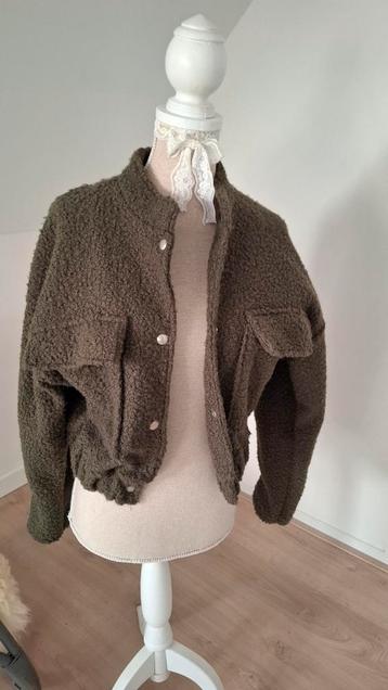 Boucle Teddy Jasje Legergroen S/M Nieuw beschikbaar voor biedingen