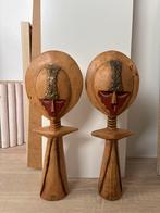 Twee Houten Afrikaanse Beelden, Ophalen