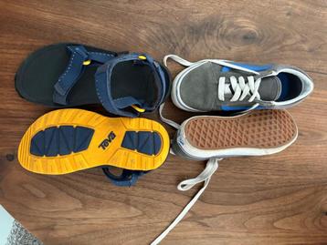 Schoenen VANS en TEVA sandalen  beschikbaar voor biedingen