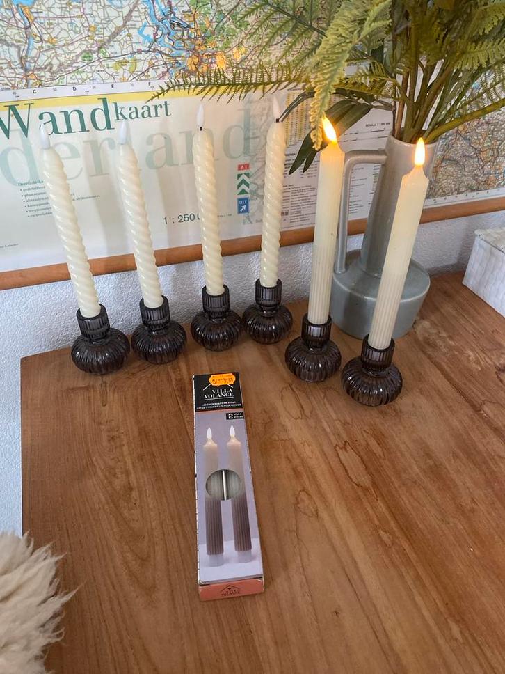 Ledkaarsen met kandelaars, Huis en Inrichting, Woonaccessoires | Kandelaars en Kaarsen, Zo goed als nieuw, Kandelaar, Minder dan 25 cm