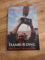 Teambuilding the road to succes Rinus Michels, Ophalen of Verzenden, Zo goed als nieuw, Balsport