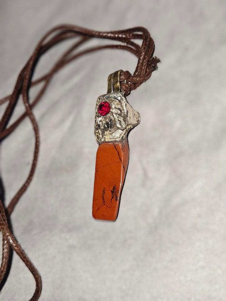 Rode Jaspis Hanger met Zirconia, Sieraden, Tassen en Uiterlijk, Kettingen, Nieuw, Steen of Mineraal, Rood, Met edelsteen, Met kristal