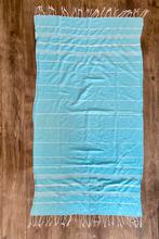 Frisse turquoise stof/sjaal 170x95, Kleding | Dames, Mutsen, Sjaals en Handschoenen, Ophalen of Verzenden, Gedragen, Maat 46/48 (XL) of groter