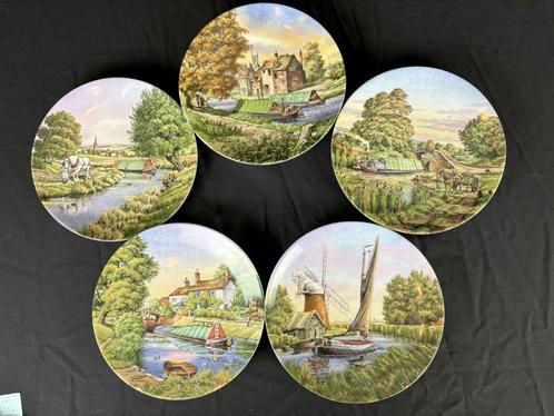 Set Royal Worcester wandborden, Huis en Inrichting, Keuken | Servies, Zo goed als nieuw, Bord(en), Overige stijlen, Porselein