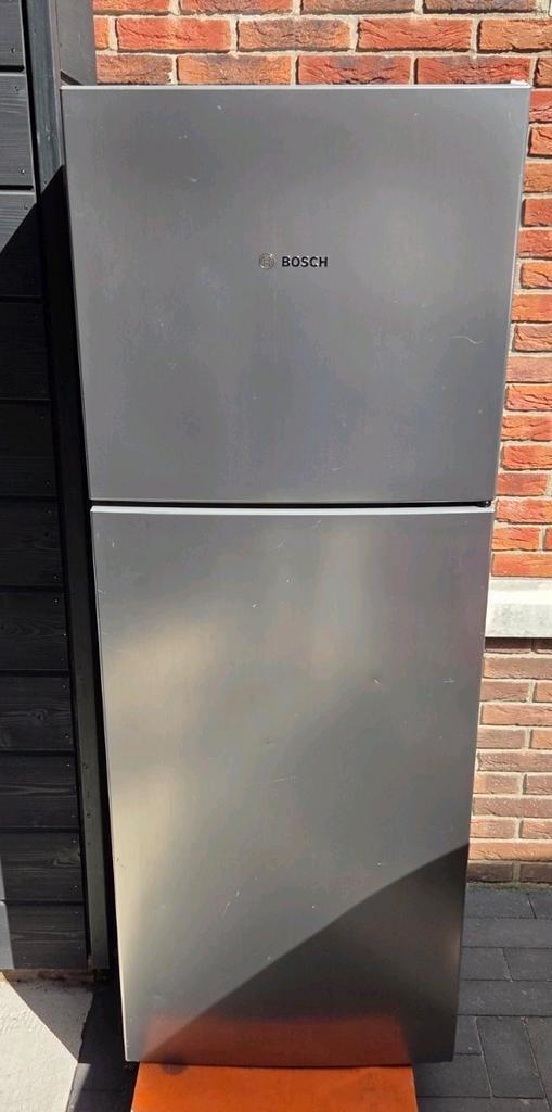 Bosch koelvries combinatie ( zie tekst ), Witgoed en Apparatuur, Koelkasten en IJskasten, Gebruikt, Met aparte vriezer, 200 liter of meer