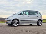 Mercedes-Benz A-Klasse 1.6 A160 Lang AUT 2003 Grijs, Auto's, Stof, 4 cilinders, 400 kg, Grijs