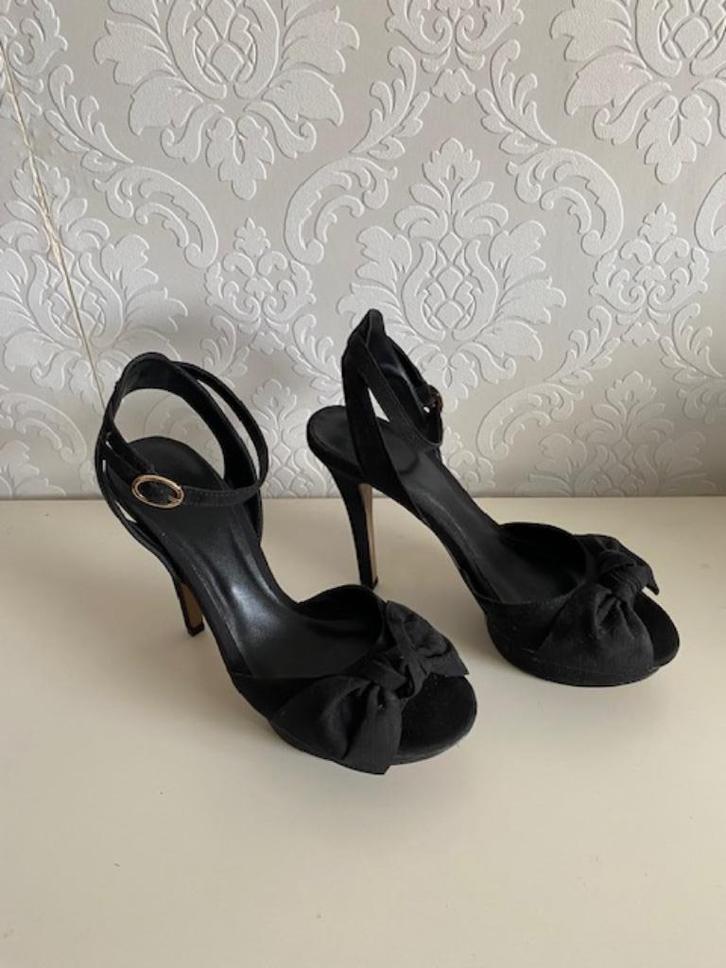 NIEUW hoge hakken Mango10 cm, zwart suède mt 40, plateauzool, Kleding | Dames, Schoenen, Nieuw, Schoenen met hoge hakken, Zwart