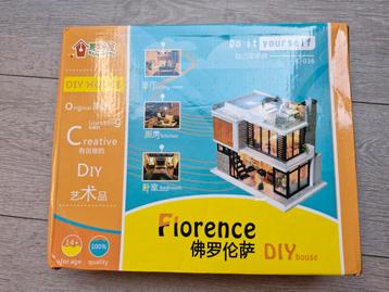 DIY house miniature bouwpakket dollhouse  beschikbaar voor biedingen