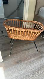 Antieke rotan wiegje, Kinderen en Baby's, Babywiegjes en Ledikanten, Ophalen of Verzenden, Gebruikt, Wieg