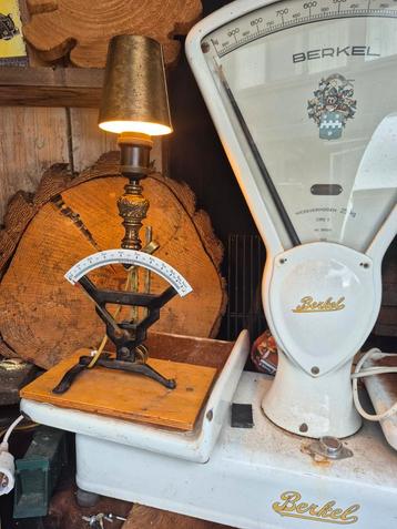 Vintage Weegschaal Lamp - Industrieel Design beschikbaar voor biedingen
