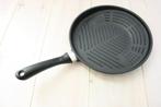 Ronde gietijzeren grilpan van TVS, Ophalen of Verzenden, Zo goed als nieuw, Koekenpan of Braadpan, Keramische plaat