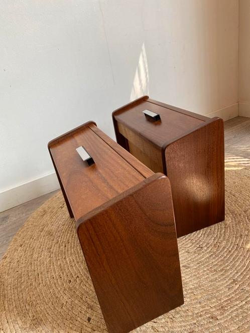 Vintage set zwevende nachtkastjes/wand ladekastjes massief, Huis en Inrichting, Slaapkamer | Nachtkastjes, Zo goed als nieuw, Minder dan 55 cm