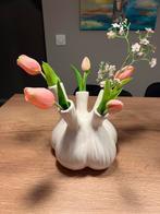 Witte keramische tulpenvaas met meerdere openingen, Huis en Inrichting, Wit, Aardewerk of Porselein, Nieuw, Ophalen of Verzenden