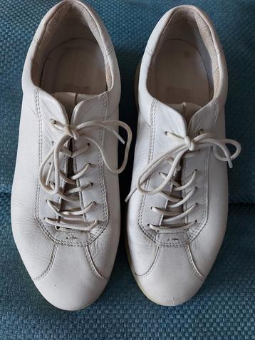 Witte Leren Sneakers - Gedragen beschikbaar voor biedingen