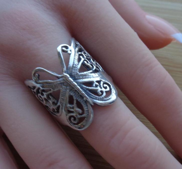 zilveren ring vlinder [388], Sieraden, Tassen en Uiterlijk, Ringen, Zo goed als nieuw, Dame, 18 tot 19, Zilver, Zilver, Verzenden