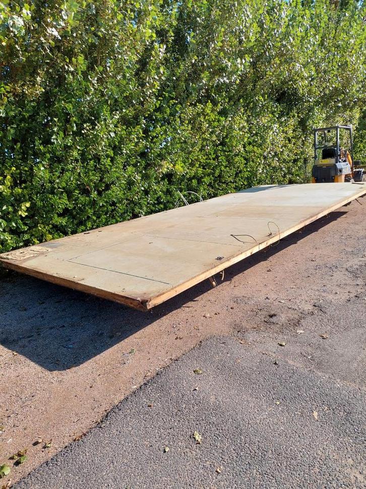 Ijzer chassis ,onderstel incl.vloer met panelen /,,balken, Hobby en Vrije tijd, Overige Hobby en Vrije tijd, Gebruikt, Ophalen of Verzenden