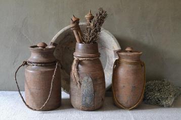 Oude Himachal pot / Nepalese kruik beschikbaar voor biedingen