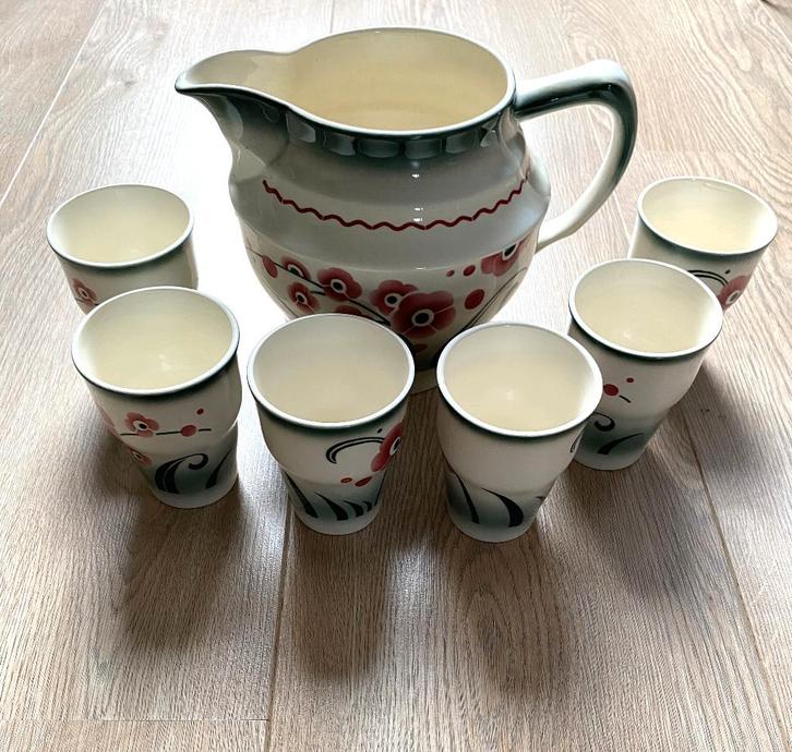 Kan met 6 Bekers Société Céramique Maastricht - antiek SB207, Antiek en Kunst, Antiek | Servies compleet, Ophalen of Verzenden