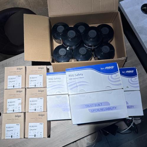 Gasmasker en filters partij, Auto diversen, Auto-accessoires, Zo goed als nieuw