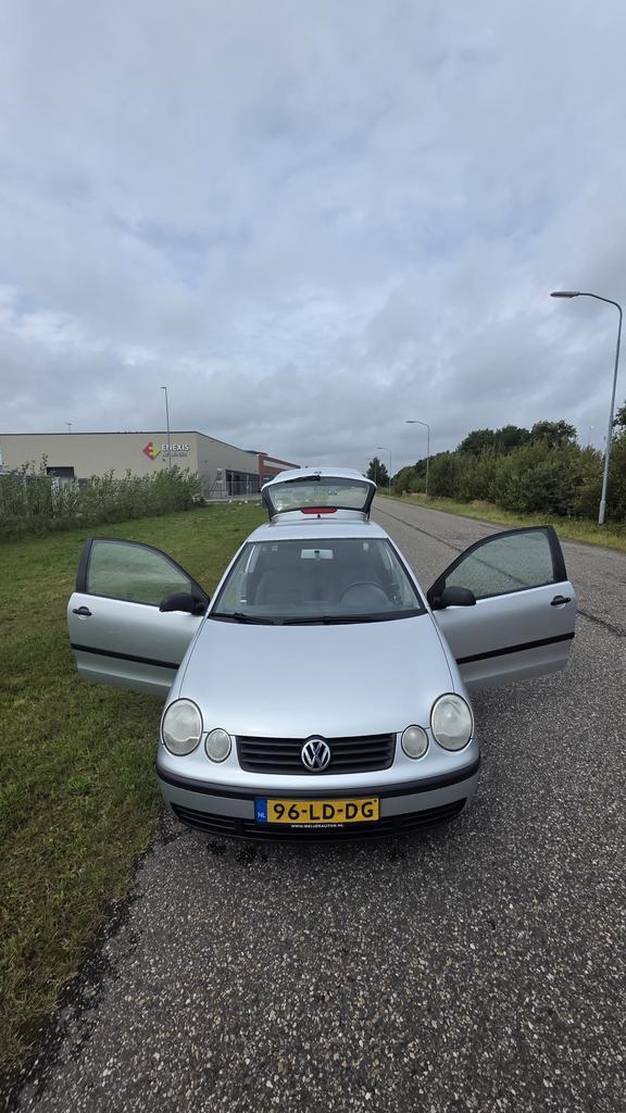 Volkswagen Polo 1.4 55KW 2002 Grijs, Auto's, Volkswagen, Particulier, Polo, ABS, Airbags, Bluetooth, Cruise Control, Isofix, Radio