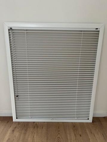 Luxaflex lamellen 2x voor draai en kiep raam beschikbaar voor biedingen