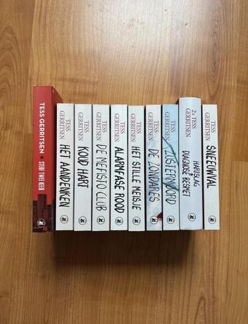 Pakket boeken 10x Tess Gerritsen beschikbaar voor biedingen