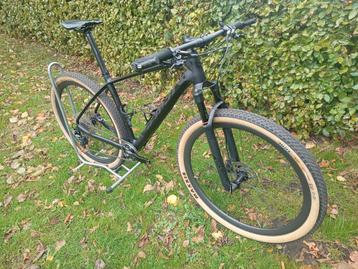 SENSA Fiori SL Carbon. 29er. Demo fiets
9.5/10 kg. Twv €5000 beschikbaar voor biedingen