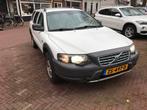 Volvo XC70 2.5 T AWD Bi-Xenon Geruisloze Haldex 4x4 Nwe Dist, Auto's, Automaat, Euro 5, Beige, XC70