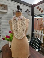 Mooie brocante paspop met jabot, Ophalen