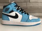 Toffe Nike air jordan 1 retro in blauw, wit, zwart, Nike Air Jordan 1, Ophalen of Verzenden, Zo goed als nieuw, Sneakers of Gympen