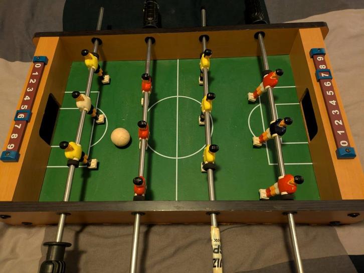 Tafelvoetbalspel / tafelvoetbaltafel - Compleet, Kinderen en Baby's, Speelgoed | Voetbaltafels, Gebruikt, Ophalen