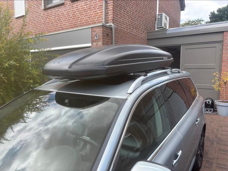 Volvo thule dakkoffer + dakdragers  volvo v70, Auto diversen, Dakkoffers, Zo goed als nieuw, Ophalen