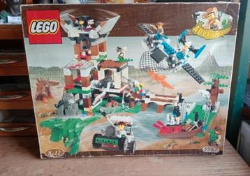 Lego 5987 adventurers dino research compound DOOS LEEG  beschikbaar voor biedingen