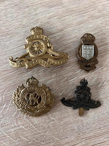Diverse WO2 Brits / Canadese Cap Badges beschikbaar voor biedingen