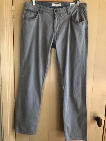 Z.g.a.n. broek, BRAX, model CHUCK, modern fit. Mt. 34/34. beschikbaar voor biedingen