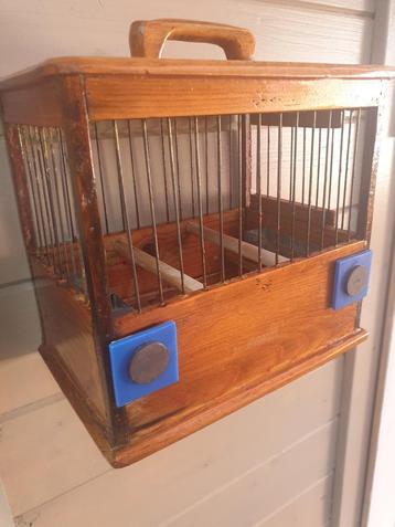 Vintage Vinkenkooi geheel.uit stevig hout ook 't handvat beschikbaar voor biedingen