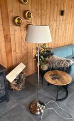 Stijlvolle staande lamp - 143cm hoog, Ophalen of Verzenden, Zo goed als nieuw, Metaal, 100 tot 150 cm