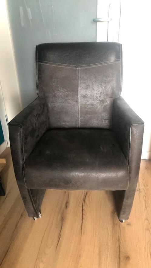 Eetkamerstoelen, Huis en Inrichting, Fauteuils, Zo goed als nieuw, Kunststof, Overige materialen, 50 tot 75 cm, Minder dan 75 cm