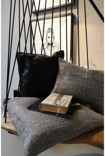 Linnen woonkussens leitner beschikbaar voor biedingen