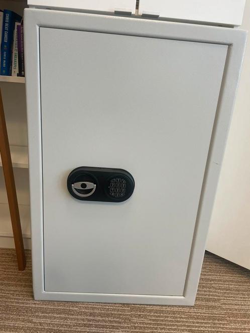 De Raat ET-4 kluis met kast in goede staat., Huis en Inrichting, Brandblussers en Brandkasten, Gebruikt, Ophalen