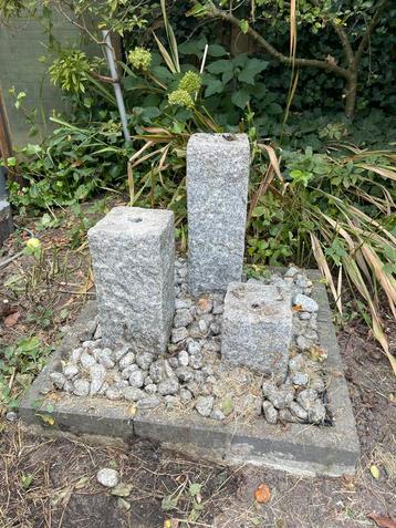 Granieten waterornament, sfeervolle fontein voor in de tuin beschikbaar voor biedingen