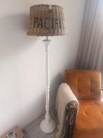 Mooie Staande Lamp met Rotan Kap, Huis en Inrichting, Lampen | Vloerlampen, Ophalen, Zo goed als nieuw, Hout, 150 tot 200 cm