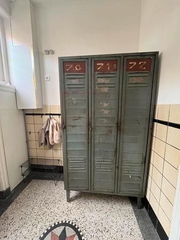 Vintage Lockerkast - Industrieel Design beschikbaar voor biedingen