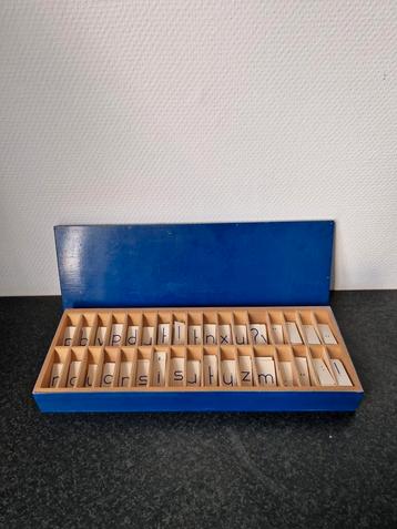 (Vintage) letterbak hout. Mooie kwaliteit. Letterbox leesbak beschikbaar voor biedingen