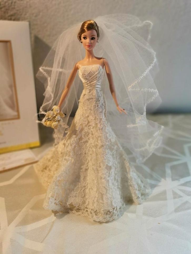 Barbie Bruidspop - Carolina Herrera, Verzamelen, Poppen, Zo goed als nieuw, Ophalen of Verzenden