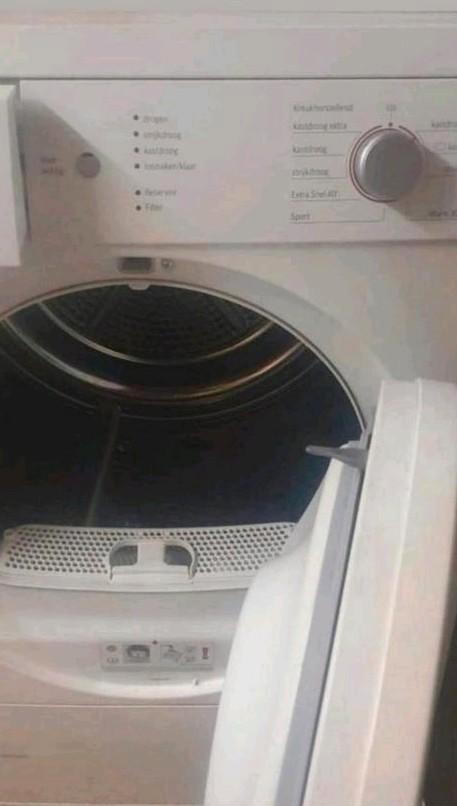 Bosch Serie 4 Warmtepompdroger - AA++, Witgoed en Apparatuur, Wasdrogers, Gebruikt, Condens, Voorlader, 6 tot 8 kg, Anti-kreukfase
