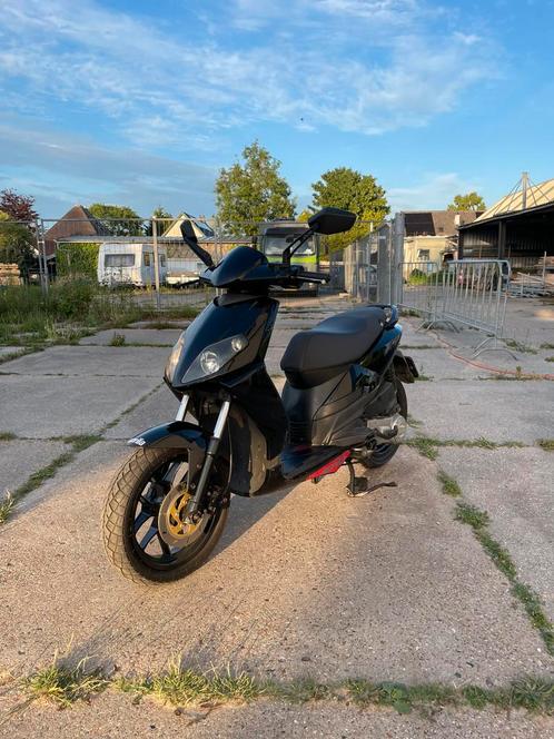 Aprilia Sportcity One 50cc 4t, Fietsen en Brommers, Scooters | Aprilia, Gebruikt, Maximaal 45 km/u, Benzine, Ophalen